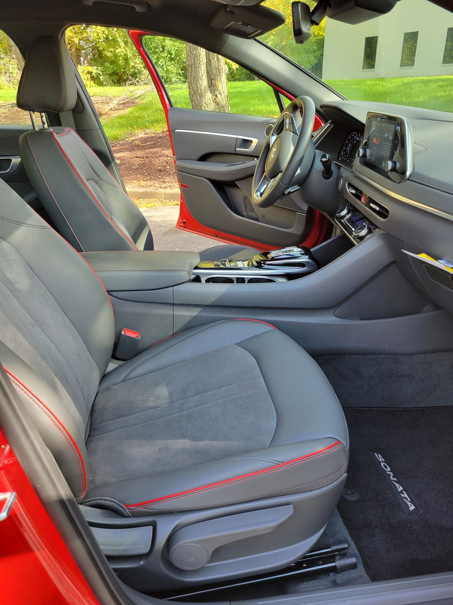 Red Sonata interior with leather seats